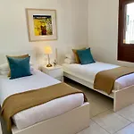 Beachfront Tabaibas Apartament *